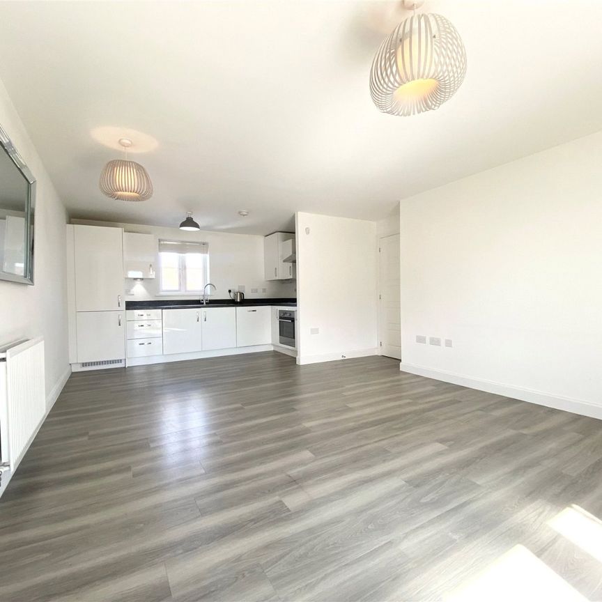 2 bedroom Flat in William Heelas Way, Berkshire - Photo 1