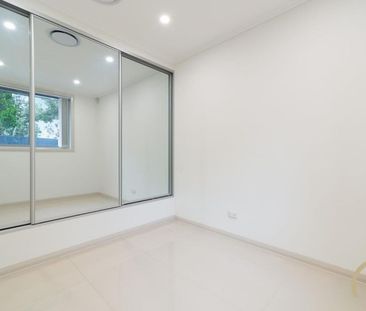 Modern 4 Bedroom Home + Study, In A Prime Location! - Photo 4