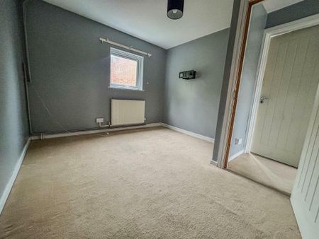 4 bedroom terraced house to rent - Photo 4
