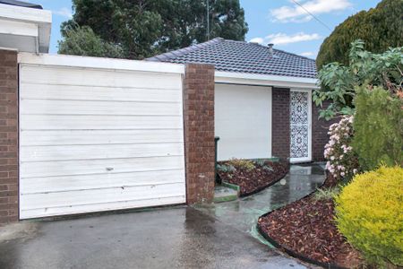 TWO BEDROOM UNIT IN PRIME LOCATION - Photo 2