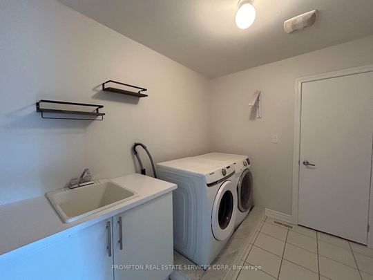 For Lease - 981 Goring Circle, Newmarket, Ontario - Photo 1