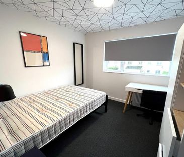 1 bedroom in a house share to rent - Photo 2