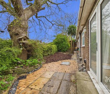 4 bedroom detached house to rent - Photo 6