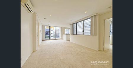 Modern Two Bedroom Apartment - Photo 2