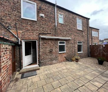 2 bedroom end of terrace house to rent - Photo 5