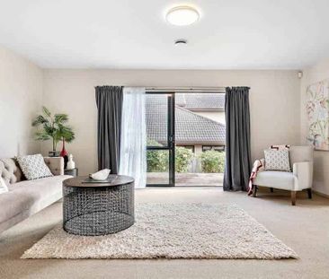 Spacious 4 bedroom property - Photo 2