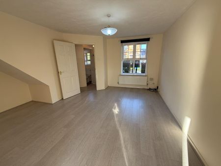 3 Bed House - Detached - Photo 2