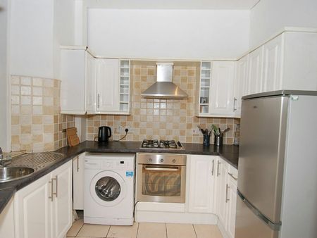 Flat to rent on - Photo 4