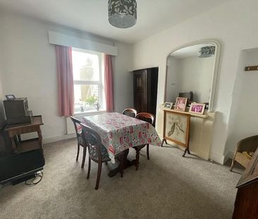 2 bedroom maisonette to rent - Photo 2
