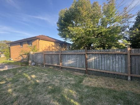 For Lease - 1286 Cedar Street Unit# Main, Oshawa, Ontario - Photo 3