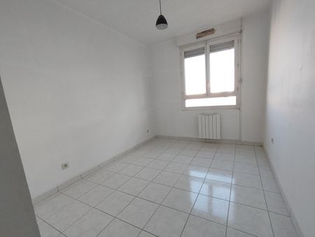 Appartement 4 pièces 92m2 MARSEILLE 8EME 1 400 euros - Photo 4