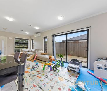 3 Bedrooms in Caversham Waters - Photo 3