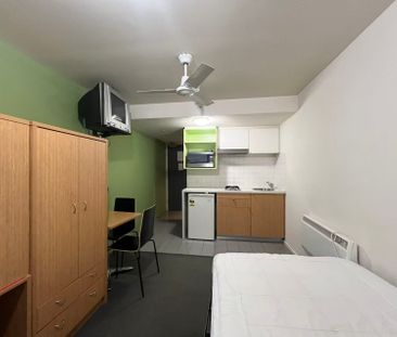 Furnished Studio Apartment Opposite Flinders Street Station! - Photo 3