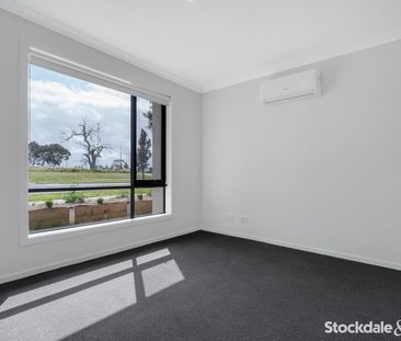 Modern Townhouse Living! - Photo 3