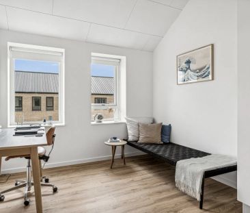 Moderne rækkehus med lys og funktionalitet i Gistrup - Photo 1