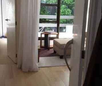 Stylish Parnell Apt with Balcony & Garden - Photo 1