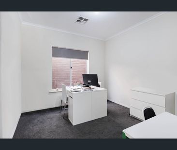 A Stylish, Low-Maintenance Home You’ll Instantly Feel at Home - Photo 6