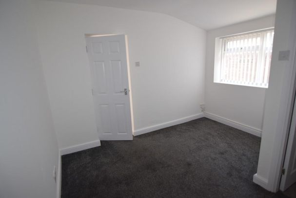 1 bedroom ground floor flat to rent - Photo 1