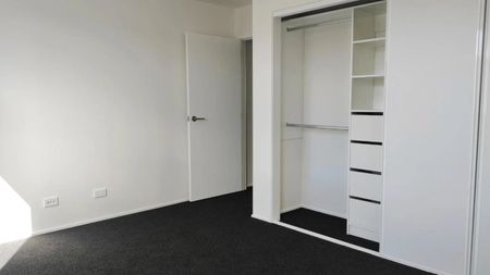 Mount Wellington Living - Photo 2