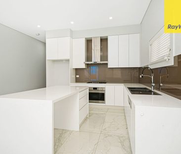 BRAND NEW HOUSE READY TO MOVE IN - Photo 2