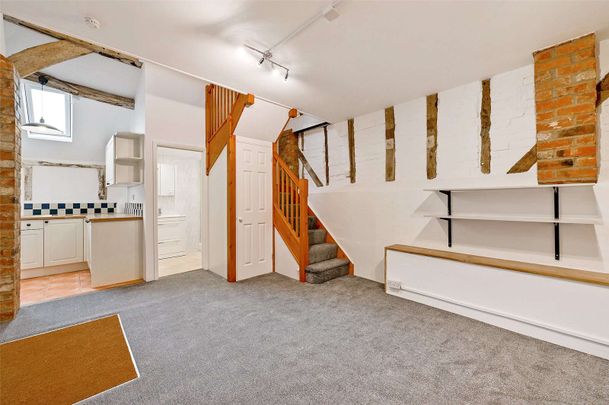 Charming one bedroom property within a barn conversion. - Photo 1