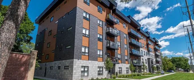 Village West Apartments | 1355 Commissioners Road West, London - Photo 1