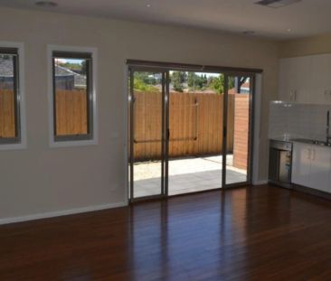 Confort and Style - Photo 1