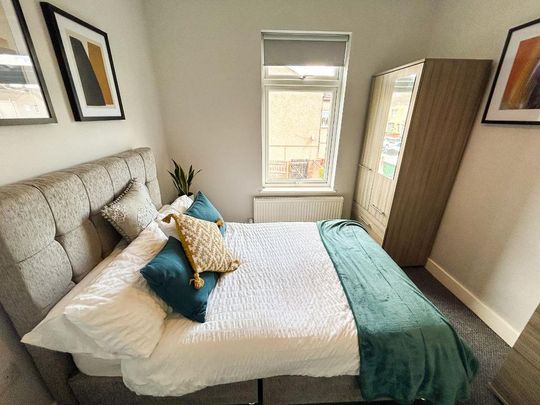 1 bedroom in a house share to rent - Photo 1
