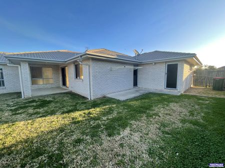 Lovely 4 Bedroom Family Home - Photo 5