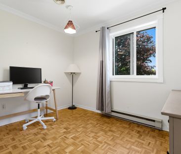 Maison à étages - 325 Rue des Pivoines - Photo 6