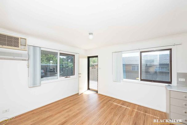 Bright And Spacious Two-Bedroom Apartment - Photo 1