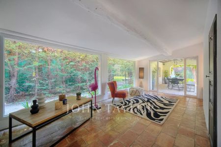 Maison à louer Mougins, Cote d'Azur, France8 500 EUR / Mois - Photo 5