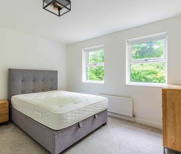 2 bed Flat for rent - Photo 3