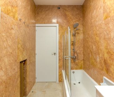 Large and beautiful room in Chamberí - Photo 3