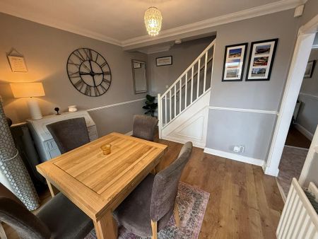 4 bedroom detached house to rent - Photo 4