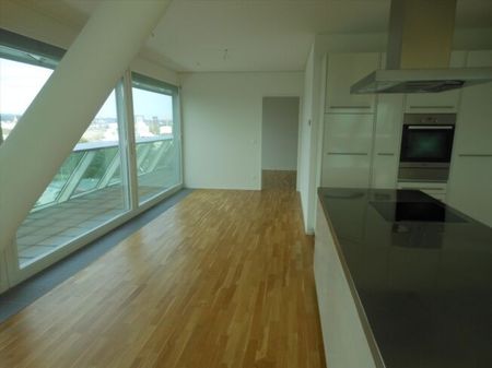 A crystal of steel and glass - Foto 3