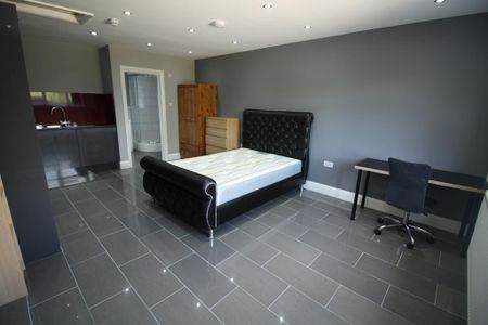 5 bedroom terraced house to rent - Photo 3