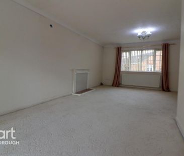 3 bedroom detached bungalow to rent - Photo 2