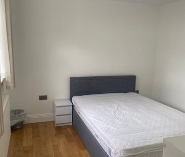 Room in a Shared House, Cecil Avenue, IG11 - Photo 4