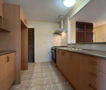 Well Present 3 Bedroom Family Home - Photo 6