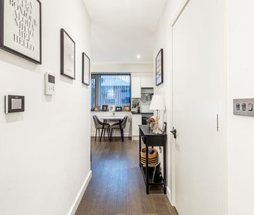 Available unfurnished from 15/12/2025 - Photo 4