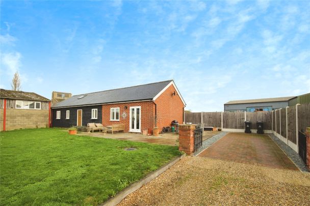 2 bedroom bungalow to rent - Photo 1