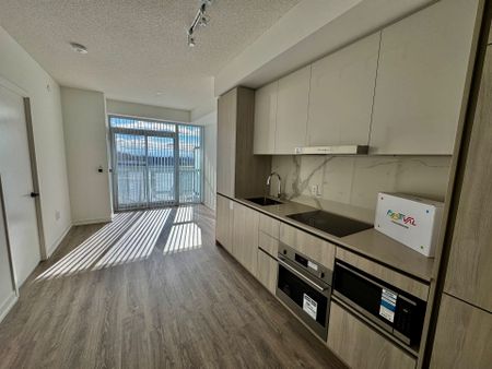 For Lease - 8 Interchange Way Unit# 810, Vaughan, Ontario - Photo 2