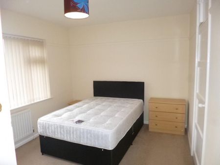 3 bedroom semi-detached house to rent - Photo 5