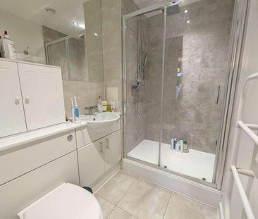 Woking, Surrey, GU22 - Photo 4