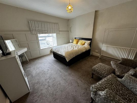 3 bedroom apartment to rent - Photo 1