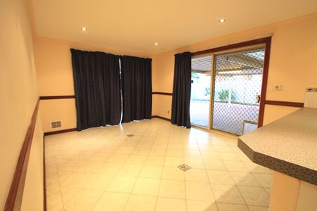 6 Bamkin Court, Success. - Photo 3