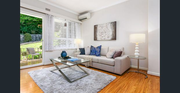 Well located Spacious 3 Bedroom Apartment - Photo 1