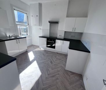 3 Bed Maisonette, Green Lanes, N13 - Photo 6