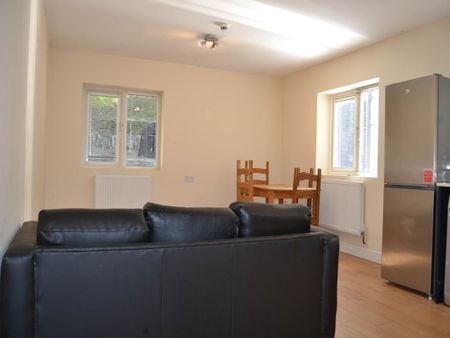 Colum Road, Cathays, Cardiff - Photo 2